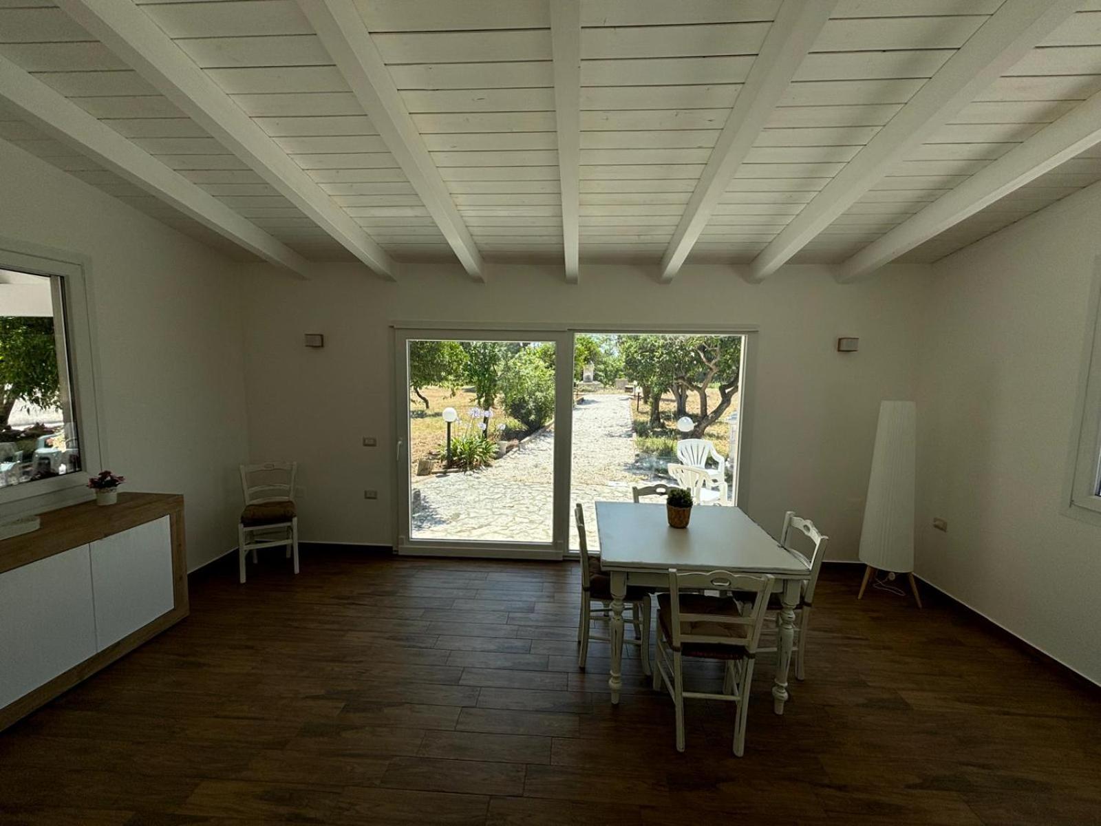 Tenuta Pizzi San Pietro Vernotico Exterior photo