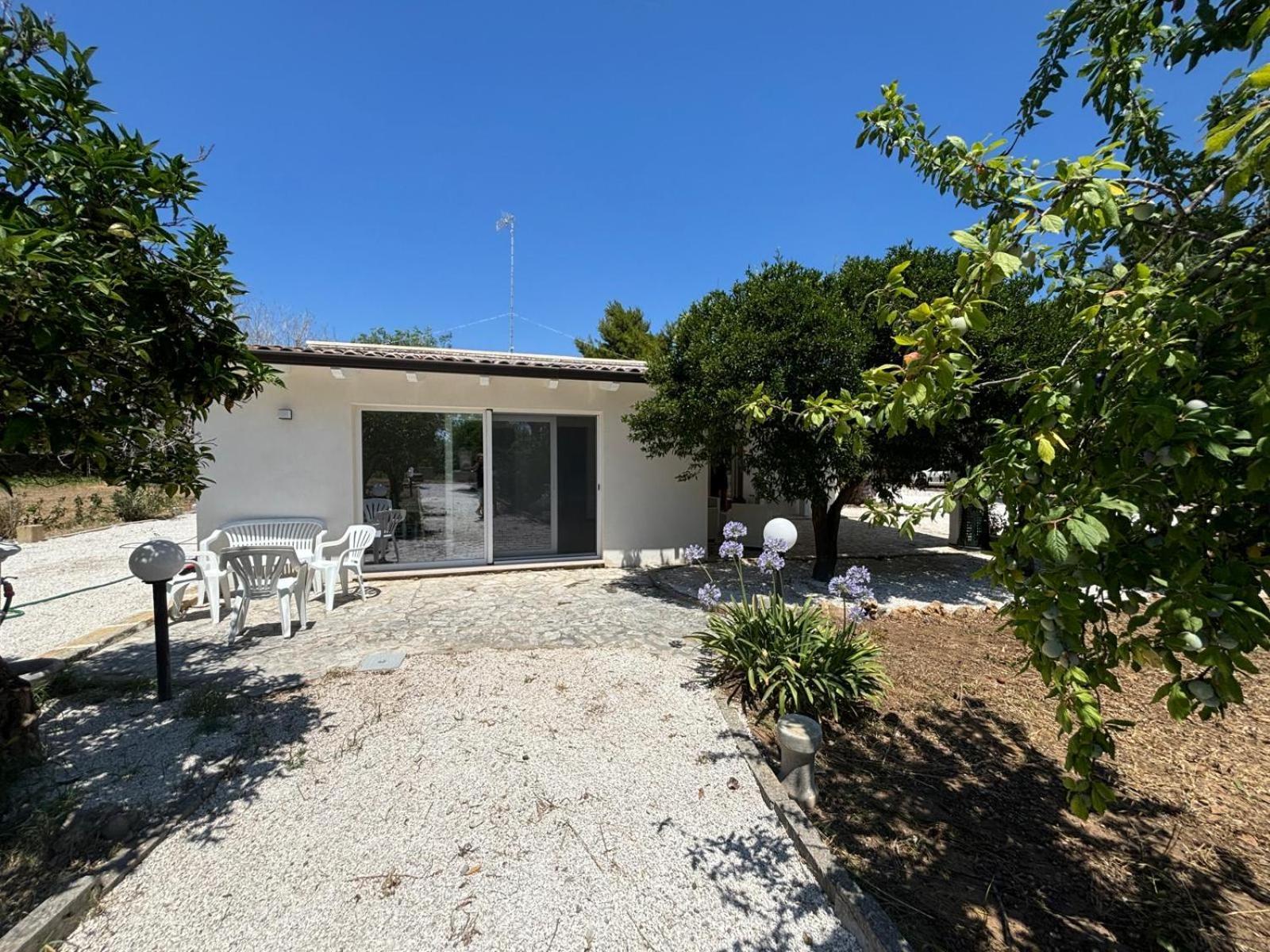 Tenuta Pizzi San Pietro Vernotico Exterior photo